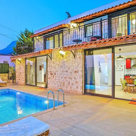 Seaview 4 Bedroom 5m Drive To فيلة