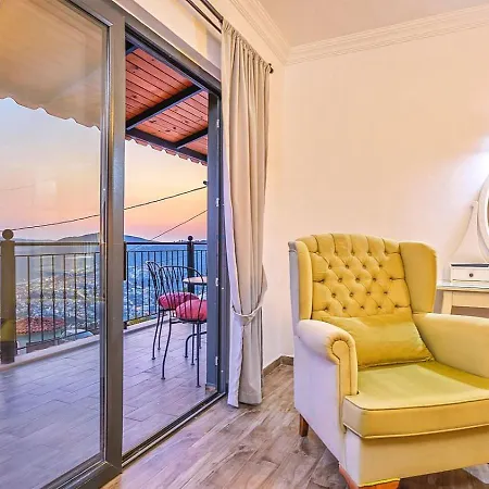 Seaview 4 Bedroom 5m Drive To