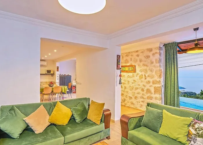 Seaview 4 Bedroom 5m Drive To