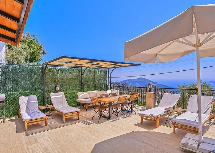 Seaview 4 Bedroom 5m Drive To