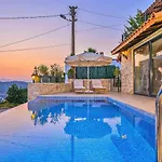 Vila Seaview 4 Bedroom 5m Drive To