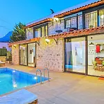 Seaview 4 Bedroom 5m Drive To Vila