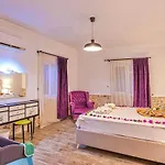 Seaview 4 Bedroom 5m Drive To * Kalkan