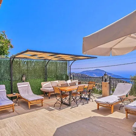 Seaview 4 Bedroom 5m Drive To