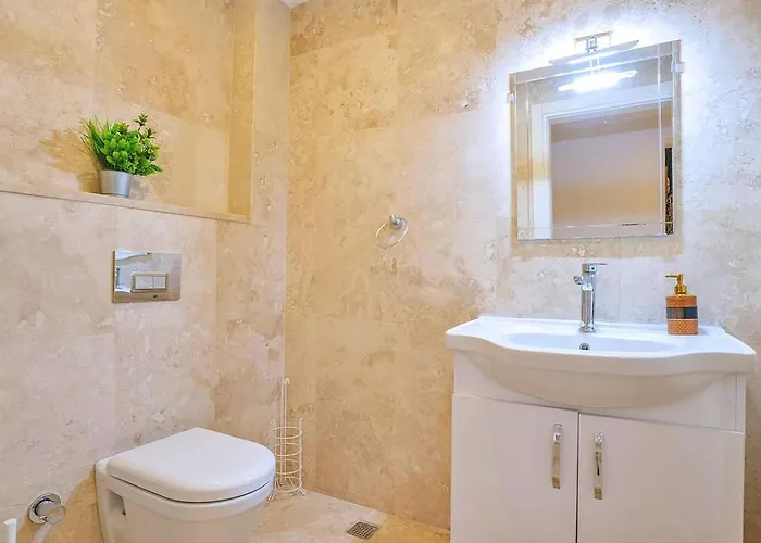 Seaview 4 Bedroom 5m Drive To Villa