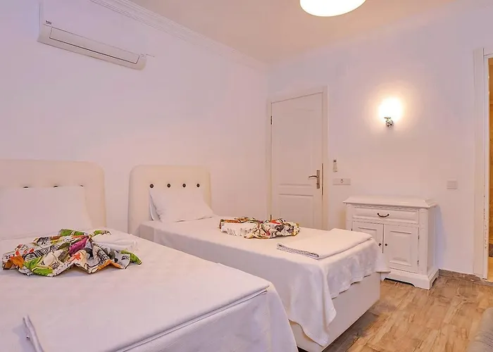 Seaview 4 Bedroom 5m Drive To Kalkan