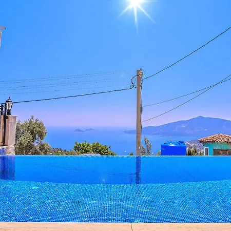 Seaview 4 Bedroom 5m Drive To