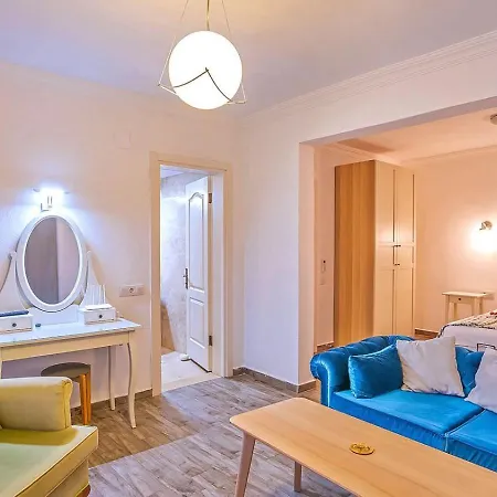 Seaview 4 Bedroom 5m Drive To * Kalkan